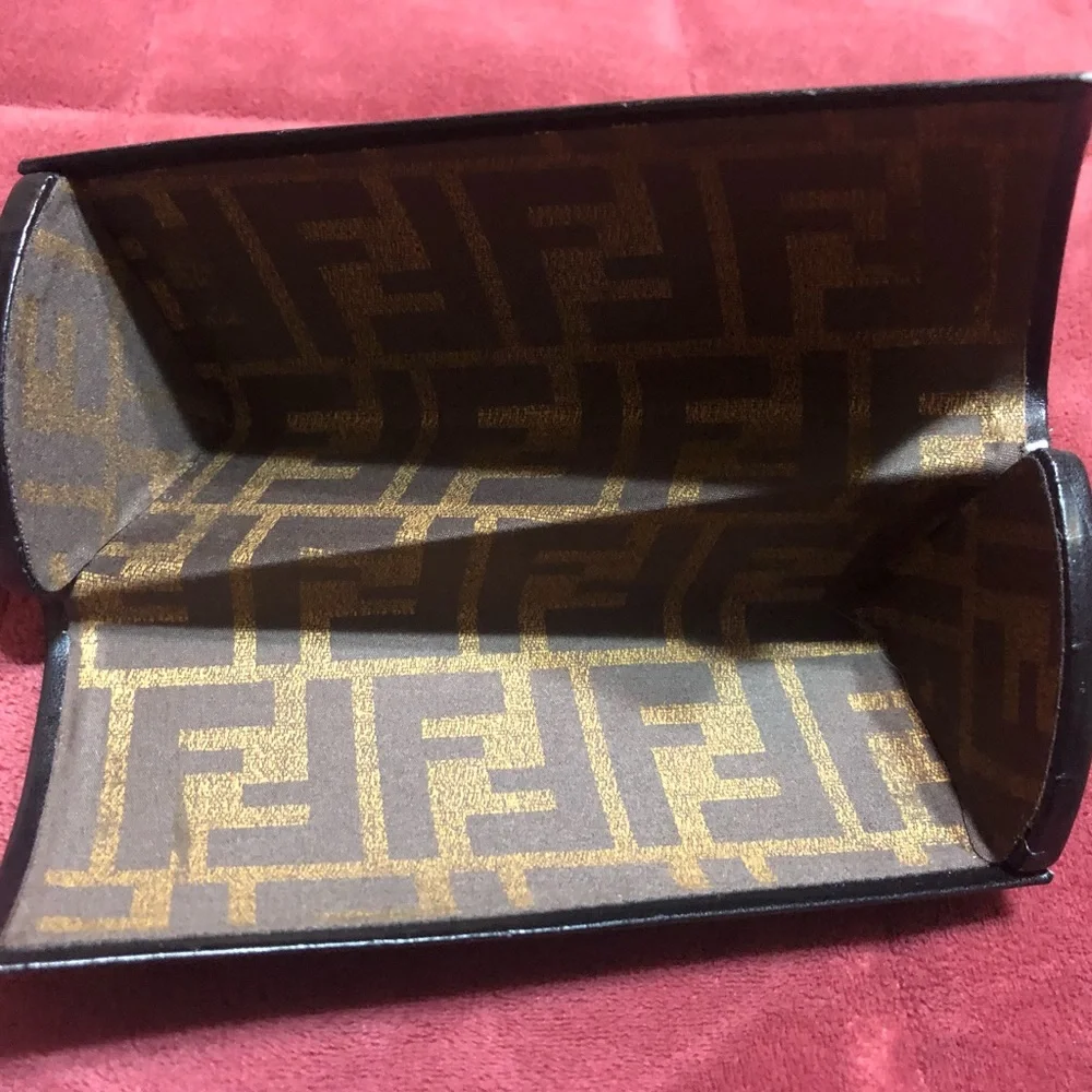 FENDI Fancy Squared Tinted Sunglasses 🕶
